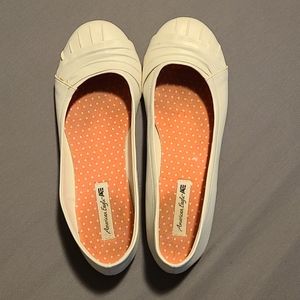 Size 7.5 white flats